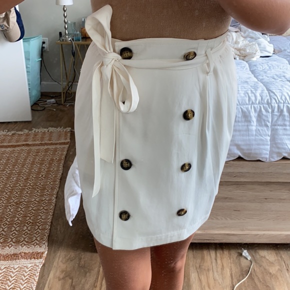 Trench skirt - Picture 3 of 3